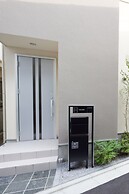 Nishi-Sugamo Guest House. 2min to Nishi-Sugamo Sta. 13min to Ikebukuro