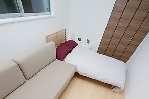 Nishi-Sugamo Guest House. 2min to Nishi-Sugamo Sta. 13min to Ikebukuro