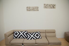 Nishi-Sugamo Guest House. 2min to Nishi-Sugamo Sta. 13min to Ikebukuro