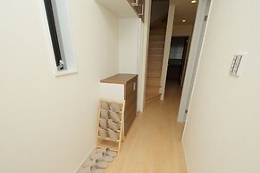 Nishi-Sugamo Guest House. 2min to Nishi-Sugamo Sta. 13min to Ikebukuro
