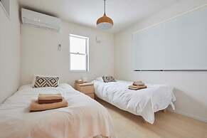 Kasai Guest House, 4min to Kasai Sta, Direct buses to Airport & Disney