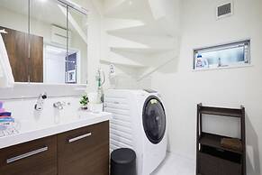 Kasai Guest House, 4min to Kasai Sta, Direct buses to Airport & Disney