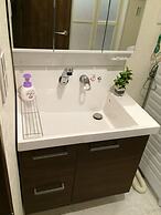 Kasai Guest House, 4min to Kasai Sta, Direct buses to Airport & Disney