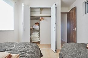 Kasai Guest House, 4min to Kasai Sta, Direct buses to Airport & Disney