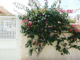 Bungalow en residencial con piscina