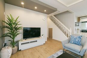 Sunset Breeze Chatan