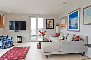 Fabulous 2-bed Penthouse, Wimbledon
