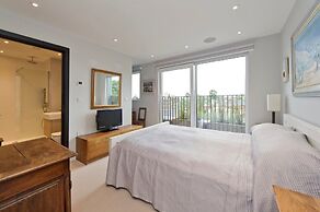 Fabulous 2-bed Penthouse, Wimbledon