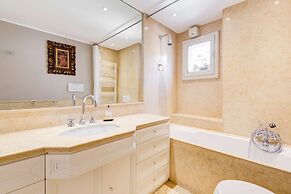 Colosseum Terrace Apartment