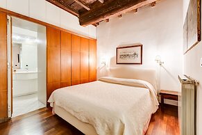 Historical Apartment near Spanish Steps