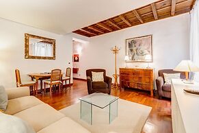 Historical Apartment near Spanish Steps