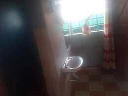 Kimbo Pefa Guest House