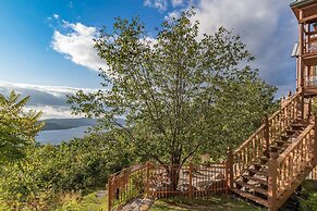 Equinoxe by Tremblant Platinum