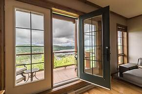 Equinoxe by Tremblant Platinum