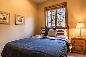 Equinoxe by Tremblant Platinum