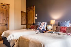 Equinoxe by Tremblant Platinum