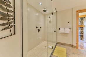 Equinoxe by Tremblant Platinum