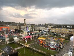 The Flat in the Square