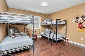 Spacious Pool Area With Lake View - 5bd/4.5ba Pool Home #5av139