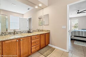 Spacious Pool Area With Lake View - 5bd/4.5ba Pool Home #5av139