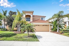 Spacious Pool Area With Lake View - 5bd/4.5ba Pool Home #5av139