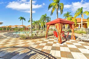 Spacious Pool Area With Lake View - 5bd/4.5ba Pool Home #5av139