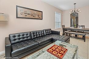 Spacious Pool Area With Lake View - 5bd/4.5ba Pool Home #5av139