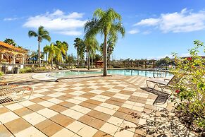 Spacious Pool Area With Lake View - 5bd/4.5ba Pool Home #5av139