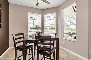 Spacious Pool Area With Lake View - 5bd/4.5ba Pool Home #5av139