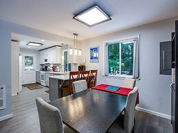 49SL - Hot Tub - WiFi - Fireplace - Sleeps 10