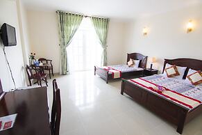 Minh Dam Hotel & Restaurant