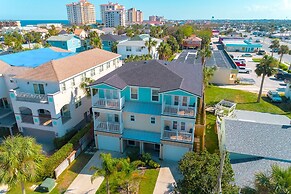 Luxury Living - Modern Beach Townhouse