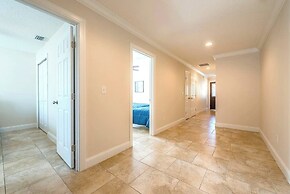 Luxury Living - Modern Beach Townhouse