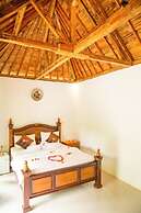 Kubu Reot Taman Asri