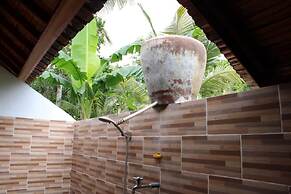 Kubu Reot Taman Asri