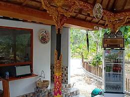 Kubu Reot Taman Asri