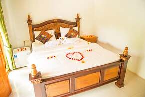 Kubu Reot Taman Asri