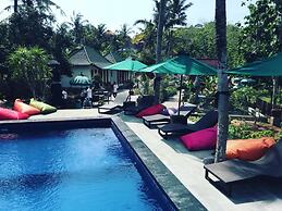 Kubu Reot Taman Asri