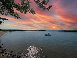 Avery Coconut Island Waterpark Resort