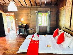 Avery Coconut Island Waterpark Resort