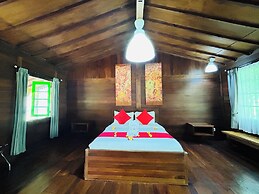 Avery Coconut Island Waterpark Resort