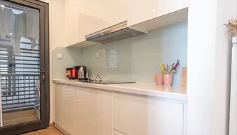 Homefromhome Skylake Apartment