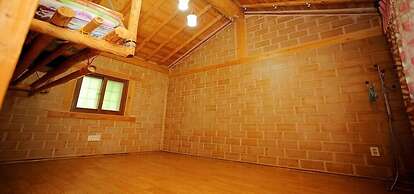 Bandi Hwangto Pension