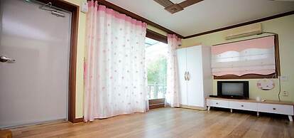 Bandi Hwangto Pension