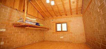 Bandi Hwangto Pension