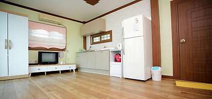 Bandi Hwangto Pension