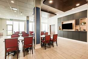 Holiday Inn Express & Suites Edmonton N - St. Albert by IHG
