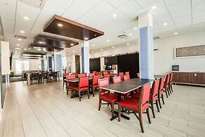 Holiday Inn Express & Suites Edmonton N - St. Albert by IHG