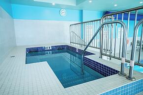 Holiday Inn Express & Suites Edmonton SW - Windermere by IHG