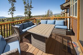 Cozens Pointe E 102 2 Bedroom Condo by RedAwning